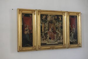 Flügelaltar mit thronender Madonna von Engeln umgeben 1520-30